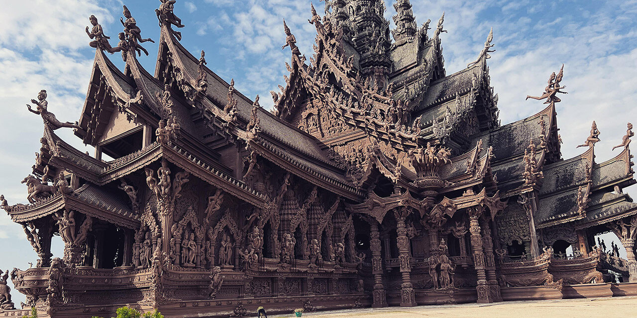 Sanctuary of Truth i Pattaya: En Hyldest til Thailands Kulturelle Arv og Skønhed