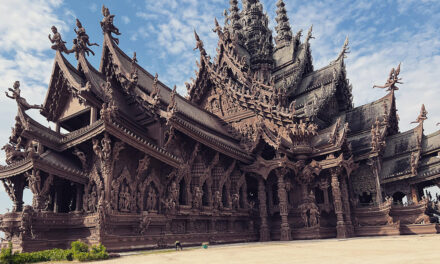 Sanctuary of Truth i Pattaya: En Hyldest til Thailands Kulturelle Arv og Skønhed