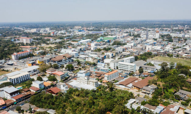 Sisaket, Thailand: En Skattekiste af Kultur, Historie og Naturskønhed