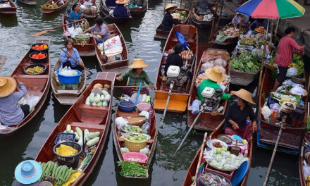 Tha Kha Floating Market: Et Glimt af Thailands Traditionelle Handel